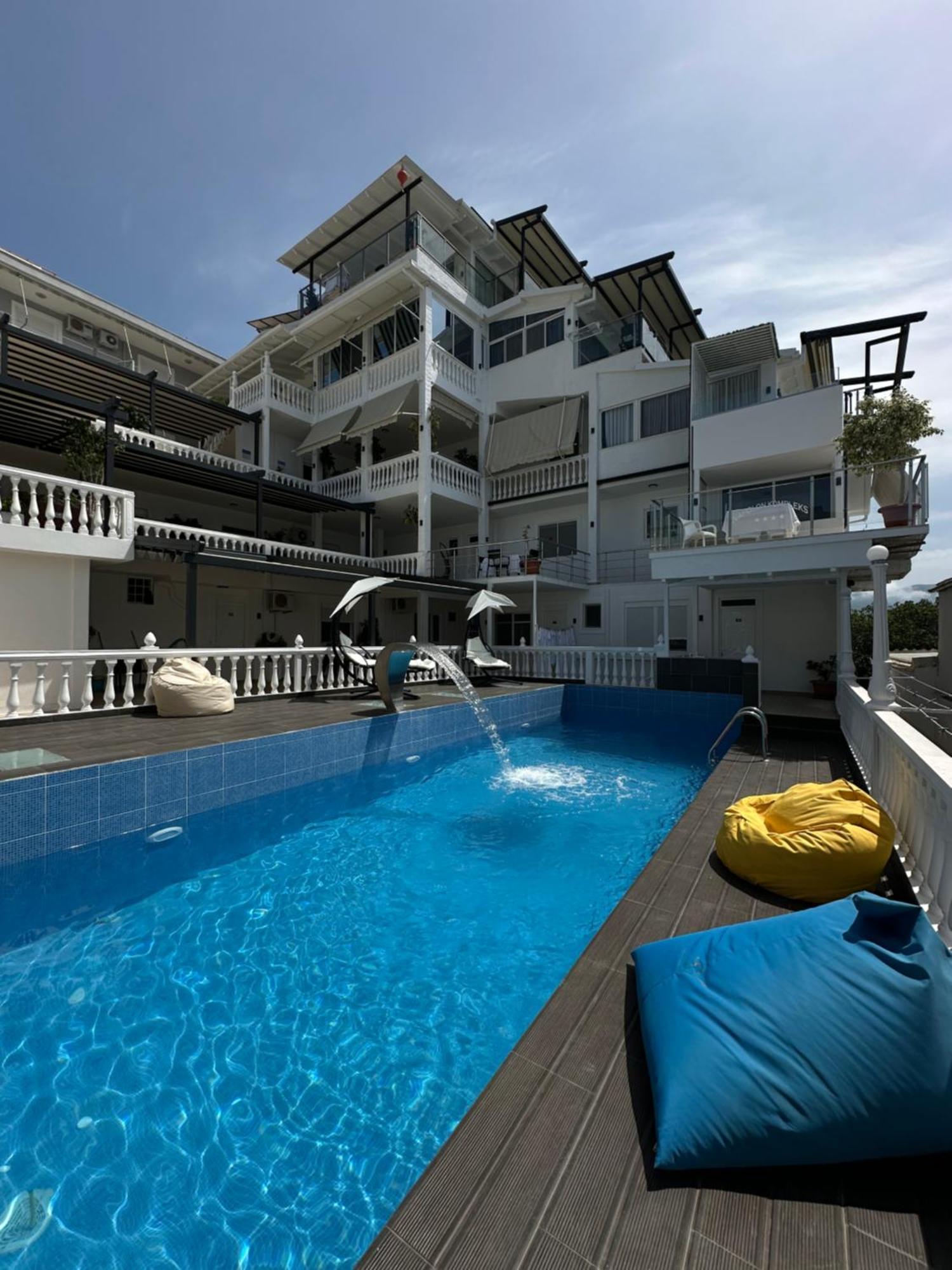 Hotel Qeparo Napolon Complex Zewnętrze zdjęcie